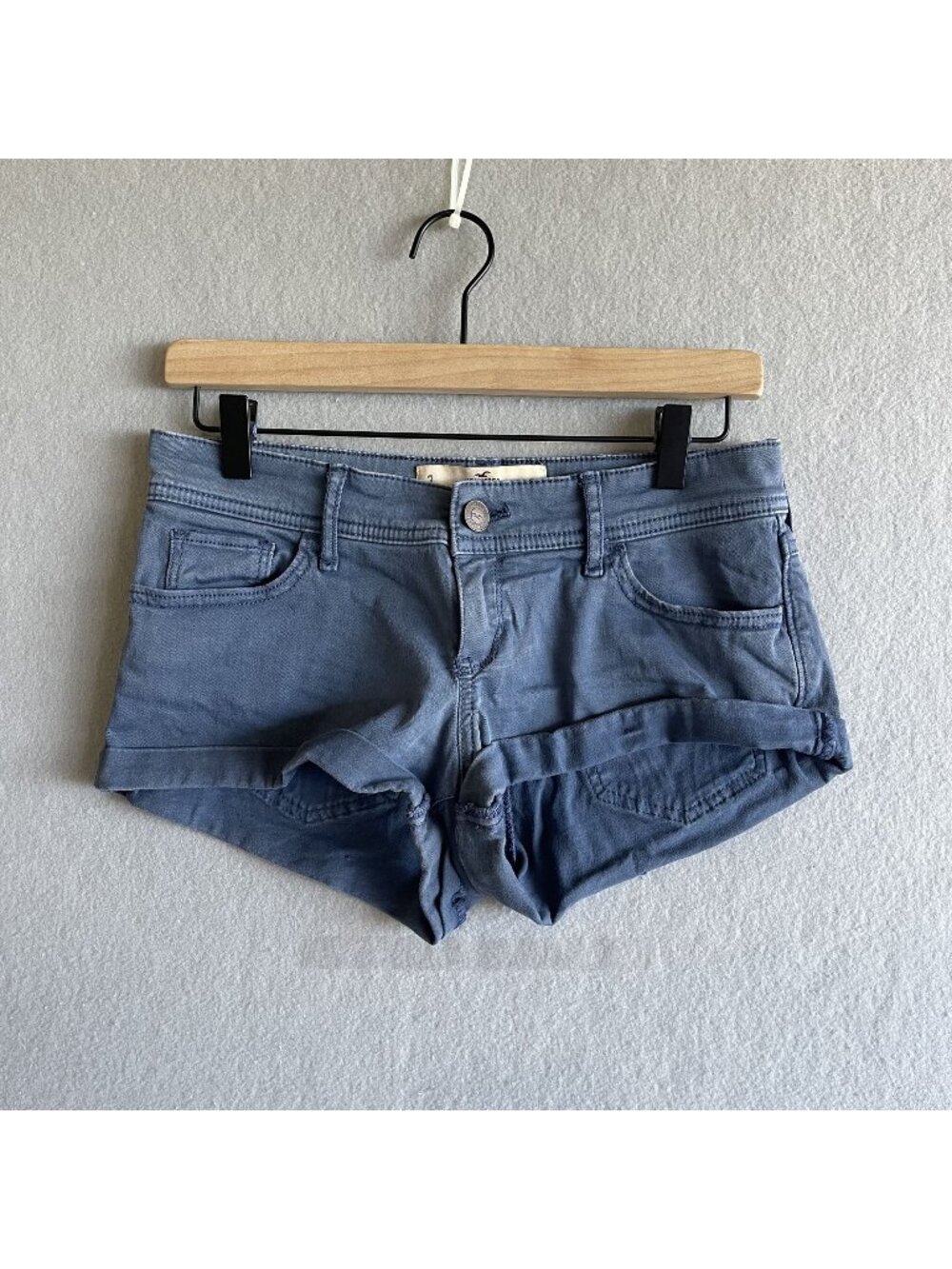 Hollister Blue Low-Rise Cuffed Denim Shorts W26 Size 3